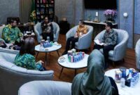 Wali Kota Medan, Rico Tri Putra Bayu Waas, saat menerima audiensi  pengurus Ikatan Pejabat Pembuat Akta Tanah (IPPAT) Kota Medan di Rumah Dinas Wali Kota, Kamis (25/9/2025).