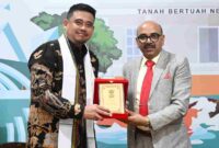 Gubernur Sumatera Utara Muhammad Bobby Afif Nasution didampingi Ketua Kamar Dagang & Industri (KADIN) Sumut Firsal Dida Mutyara beserta sejumlah OPD menerima kunjungan Konsul Jenderal India di Medan Ravi Shanker Goel bersama Confederation Of India Industry (CII) di Paviliun Serdangbedagai Pekan Raya Sumatera Utara (PRSU) Tapiandaya, Jalan Gatot Subroto Medan, Senin (13/10/2025).