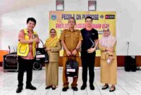 Kepala Bidang Pemberdayaan Sosial, Dinas Sosial (Dinsos) Provinsi Sumatera Utara (Sumut) Parlin didampingi Kepala Unit Pelaksana Teknis Dinas (UPTD) Pelayanan Sosial Anak Balita Medan, Dinas Dinsos Pronsi Sumut, Lily Maulina Lubis memerima kunjungan kegiatan sosial bertajuk “People on Purpose” yang digagas oleh Bank DBS (Development Bank of Singapore) bersama Lion Club Bankers di UPTD Pelayanan Sosial Anak Balita Medan, Jalan Tengku Amir Hamzah No. 59A, Medan, Selasa (28/10/2025).