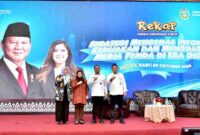 Asisten Administrasi Umum Pemerintah Provinsi Sumatera Utara (Sumut) Muhammad Suib bersama Kepala Dinas Kominikasi dan Informatika Sumut Erwin Hotmansah Harahap menghadiri acara Rembuk Komunikasi Publik (REKAP) yang diselenggarakan oleh Kementrian Komunikasi dan Digital (Komdigi) Republik Indonesia di Aula Beringin Badan Pengembangan Sumber Daya Manusia (BPSDM) Provinsi Sumut, Jalan Perintis Kemerdekaan Medan, Rabu (29/10/2025).