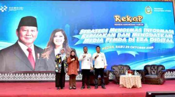 Asisten Administrasi Umum Pemerintah Provinsi Sumatera Utara (Sumut) Muhammad Suib bersama Kepala Dinas Kominikasi dan Informatika Sumut Erwin Hotmansah Harahap menghadiri acara Rembuk Komunikasi Publik (REKAP) yang diselenggarakan oleh Kementrian Komunikasi dan Digital (Komdigi) Republik Indonesia di Aula Beringin Badan Pengembangan Sumber Daya Manusia (BPSDM) Provinsi Sumut, Jalan Perintis Kemerdekaan Medan, Rabu (29/10/2025).