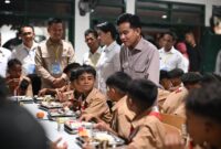 Wakil Presiden (Wapres) Gibran Rakabuming di Sekolah Rakyat Menengah Pertama (SRMP) 26 Sentra Wasana Bahagia Ternate, Rabu malam (15/10/2025). 