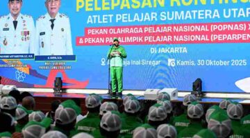 Gubernur Sumatera Utara (Sumut) Bobby Afif Nasution didampingi Ketua KONI Sumut Hatunggal Siregar, Kepala Dinas Kepemudaan dan Keolahragaan Mahfullah Pratama Daulay,  serta sejumlah  OPD melepas Kontingen POPNAS XVII dan PEPARPENAS XI tahun 2025 di Aula  Raja Inal Siregar, Kantor Gubernur, Kamis (30/10/2025).