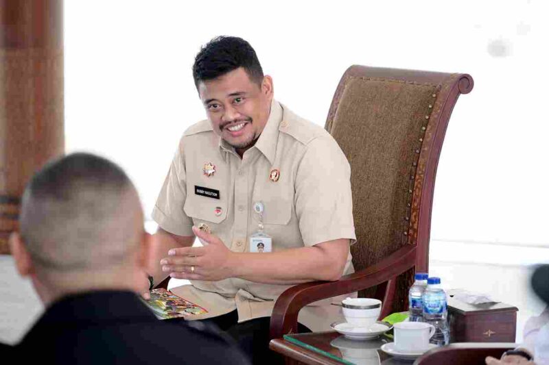 Gubernur Sumatera Utara (Sumut) Bobby Nasution menerima kunjungan Komandan Pasukan Brimob I Anang Sumpena beserta jajaran di Anjungan Lantai 9 Kantor Gubernur Sumut Jalan Diponegoro Kota Medan, Selasa (21/10).
