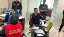 Tim Penyidik Kejaksaan Tinggi (Kejati) Sumatera Selatan menggeledah tiga lokasi di Kota Palembang, Selasa (21/10/2025).