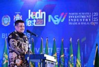 Gubernur Sumatera Utara Muhammad Bobby Afif Nasution bersama Ketua DPD RI Sultan Bachtiar Najamudin, Ketua Umum Kamar Dagang Indonesia (Kadin) Anindya Bakrie, Anggota DPD RI asal Sumut Dedi Iskandar Batubara serta Ketua Kadin Sumut Firsal Dida Mutyara, pada pembukaan Kadin Fest 2025 Sumut  dengan tajuk 