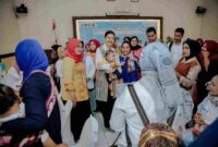 Ketua Tim Penggerak Pemberdayaan Kesejahtetaan Keluarga (TP PKK) Provinsi Sumatera Utara (Sumut) Kahiyang Ayu, meninjau langsung kegiatan imunisasi zero dose di Aula Dinas Kesehatan Kota Binjai, Jalan Ikan Hiu Nomor 59, Kota Binjai, Rabu (8/10/2025).