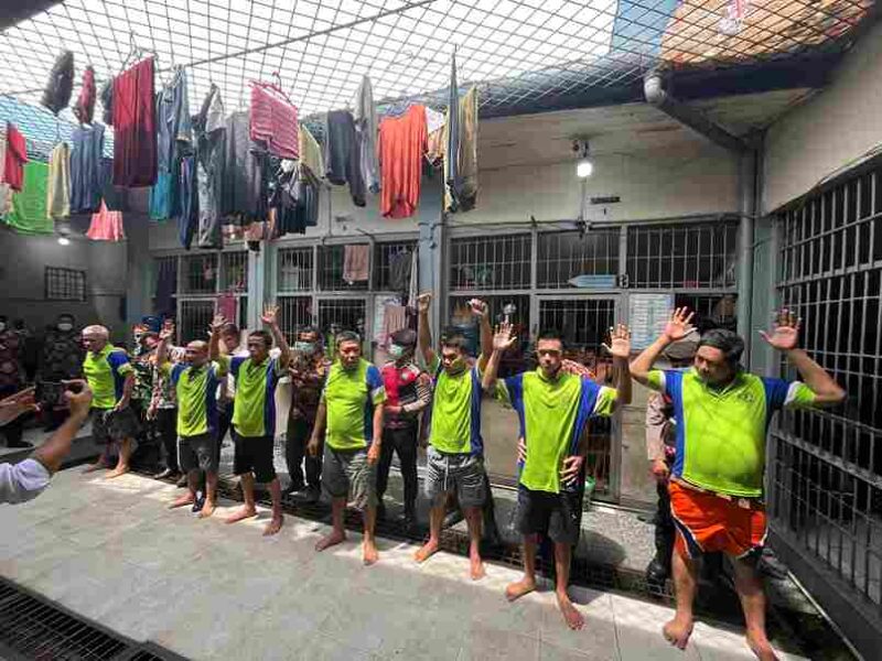  Rumah Tahanan (Rutan) Kelas IIB Sibuhuan bersama Kepolisian Resor Padang Lawas (Palas Palas) menggelar Pelaksanaan Pengecekan dan razia gabungan, Jumat (10/10/2025) pukul 13.00 wib sampai dengan selesai. 