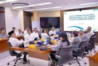 Menteri Agraria dan Tata Ruang/Kepala Badan Pertanahan Nasional (ATR/BPN) Nusron Wahid saat Rapat Koordinasi bersama Wakil Menteri Pekerjaan Umum (PU) Diana Kusumastuti di Kantor Kementerian PU, Jakarta, Rabu (29/10/2025).