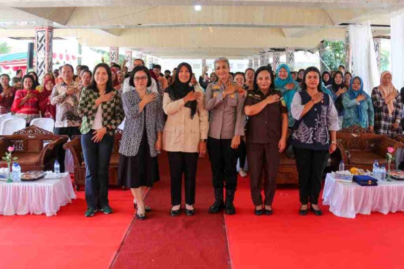 Kampanye #RiseAndSpeak, di Balai Bolon Lapangan Adam Malik, Sabtu (11/10/2025) pagi, dan dihadiri Wakil Wali Kota Pematangsiantar Herlina, Kapolres Pematangsiantar AKBP Sah Udur Togi Marito Sitinjak, S.H., S.I.K., M.H., serta ratusan peserta dari kalangan pelajar, mahasiswa, guru, dan masyarakat umum.