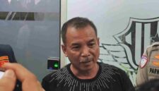 Rasa haru menyelimuti keluarga korban kecelakaan lalu lintas di depan tempat hiburan malam Golden Tiger, Jalan Merak Jingga, Medan Barat, Minggu dini hari (26/10/2025) sekitar pukul 04.15 WIB.