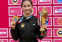 Polwan muda dari Polda Sumatera Utara, Bripda Aprilia Eka Putri Lumbantungkup, S.Pd., sukses mengibarkan Merah Putih di ajang internasional dengan meraih Medali Emas pada Uzbekistan Kickboxing World Cup 2025.