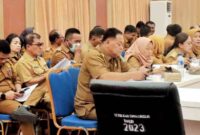 Dinas Perumahan dan Kawasan Permukiman serta Pertanahan (PKPP) menggelar Forum Group Discussion (FGD) penting di Balai Harungguan Djabanten Damanik, Kantor Bupati, Pamatang Raya, Sumatera Utara, Selasa (21/10/2025).