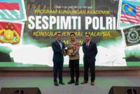 Kepolisian Daerah Sumatera Utara (Polda Sumut) menerima kunjungan Program Lawatan Akademik (Overseas Study Visit–KKLN) peserta Sespimti Polri Dikreg ke-34 Tahun 2025 di Konsulat Jenderal Malaysia di Medan, Rabu (22/10).
