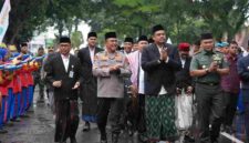 Suasana upacara Peringatan Hari Santri Nasional (HSN) Tingkat Provinsi 2025, Selasa (22/10/2025).