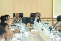 Wakil Gubernur Sumatera Utara (Sumut) Surya membuka secara resmi Focus Group Discussion (FGD) antara Pemerintah Provinsi Sumut dan Dewan Perwakilan Daerah (DPD) RI mengenai optimalisasi fungsi Kantor Daerah dalam mendukung kinerja Anggota dan Lembaga DPD RI di Ruang Rapat I Lantai 2 Kantor Gubernur Sumut Kota Medan/ Kamis (30/10/2025).