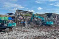 Perobohan Gedung IV Pasar Horas dilakukan setelah kebakaran hebat yang melanda pada September tahun lalu.