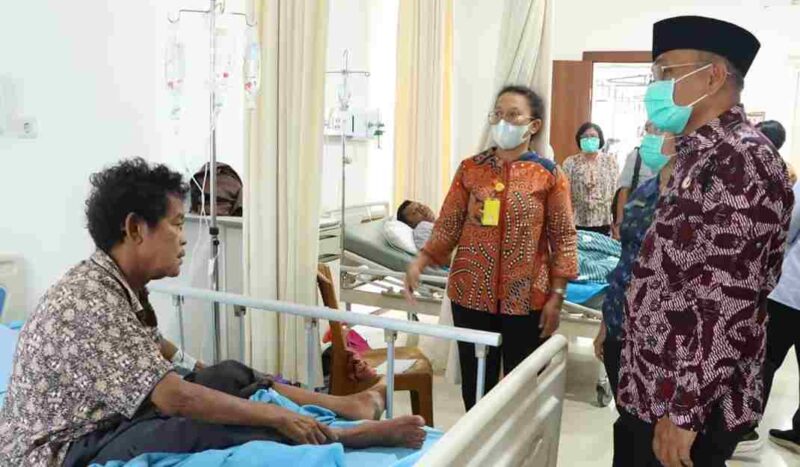 Bupati Simalungun, Dr. H. Anton Achmad Saragih, melakukan kunjungan kerja ke Rumah Sakit Umum Daerah (RSUD) Tuan Rondahaim di Pematang Raya, Sumatera Utara, Kamis (23/10/2025).