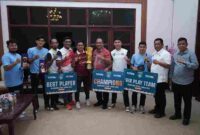 Bupati Asahan, Taufik Zainal Abidin, S.Sos., M.Si., menerima langsung manajemen, pelatih, dan pembina AFC di ruang kerjanya.