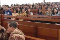 ASN yang beragama Kristen melaksanakan ibadah Kristen Oikumene dengan menghadirkan pengkhotbah Pdt. Boy Levi Panjaitan, S.Th, MM.