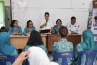 Ketua TP PKK Kota Pematangsiantar Ny Liswati Silalahi berkunjung ke Kantor Camat Siantar Barat dan Kantor Lurah Martoba Kecamatan Siantar Utara, Rabu (08/10/2025) siang