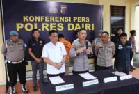 Kapolres Dairi, AKBP Otniel Siahaan, S.I.K., M.I.K dalam konferensi pers Polres Dairi. Jumat (17/10/2025).