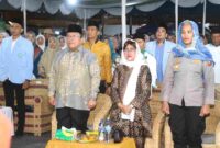 Wali Kota Pematangsiantar Wesly Silalahi SH MKn didampingi Ketua TP PKK Ny Liswati Wesly Silalahi menghadiri acara Penyerahan Hadiah kepada Pemenang Festival Anak Sholeh (FASI) XIII sekaligus Pelantikan Pengurus DPD Badan Komunikasi Pemuda dan Remaja Masjid Indonesia (BKPRMI) Kota Pematangsiantar. Acara tersebut berlangsung di Masjid Raya, Jalan Masjid Kelurahan Timbang Galung Kecamatan Siantar Barat, Selasa (28/10/2025) malam.
