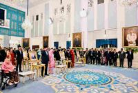 Wakil Presiden Gibran Rakabuming Raka mendampingi Presiden Prabowo Subianto dalam acara Penganugerahan Gelar Pahlawan Nasional Tahun 2025 di Istana Negara, Jakarta, Senin (10/11/2025).