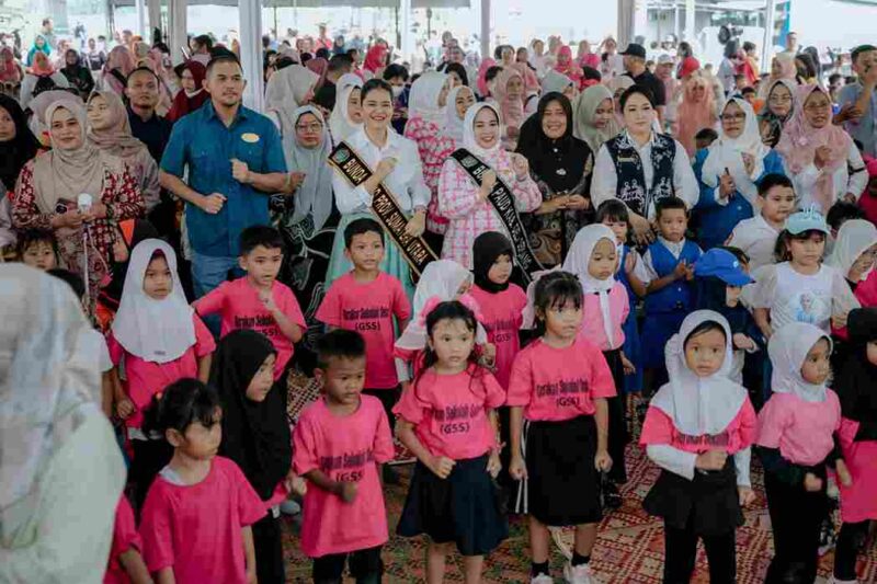 Bunda Pendidikan Anak Usia Dini (PAUD) Sumatera Utara (Sumut) Kahiyang Ayu menghadiri  “Kampung Ceria Anak Merdeka (Kacamer) 2025” yang digagas Ikatan Guru Taman Kanak-Kanak Indonesia (IGTKI) Sumut di Taman Cadika, Medan, Sabtu (1/11/2025).