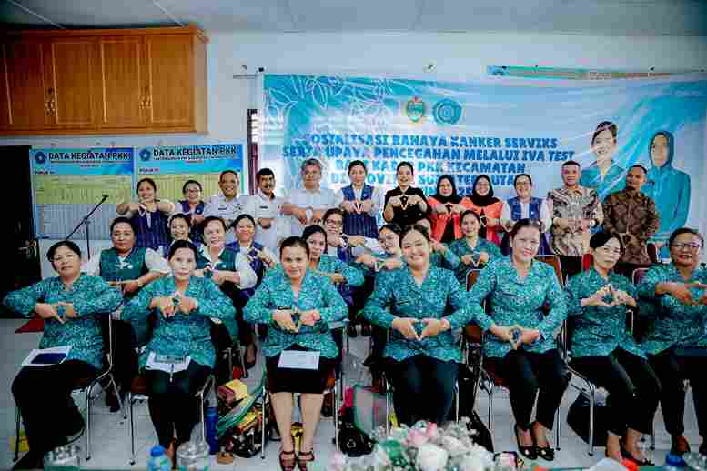 Ketua Tim Penggerak Pemberdayaan Kesejahteraan Keluarga (TP PKK) Provinsi Sumatera Utara (Sumut) menggelar sosialisasi pencegahan kanker serviks dan pemeriksaan IVA test bagi kader PKK kecamatan dan desa di Kabupaten Tapanuli Utara (Taput). Kegiatan yang berlangsung di Kantor Sekretariat PKK Taput, Rabu (26/11/2025), 