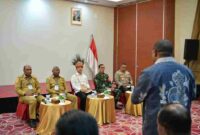 Wakil Presiden Gibran Rakabuming Raka di Ruang Rapat Mansinam, Swiss-Belhotel Manokwari, Selasa (4/11/2025).