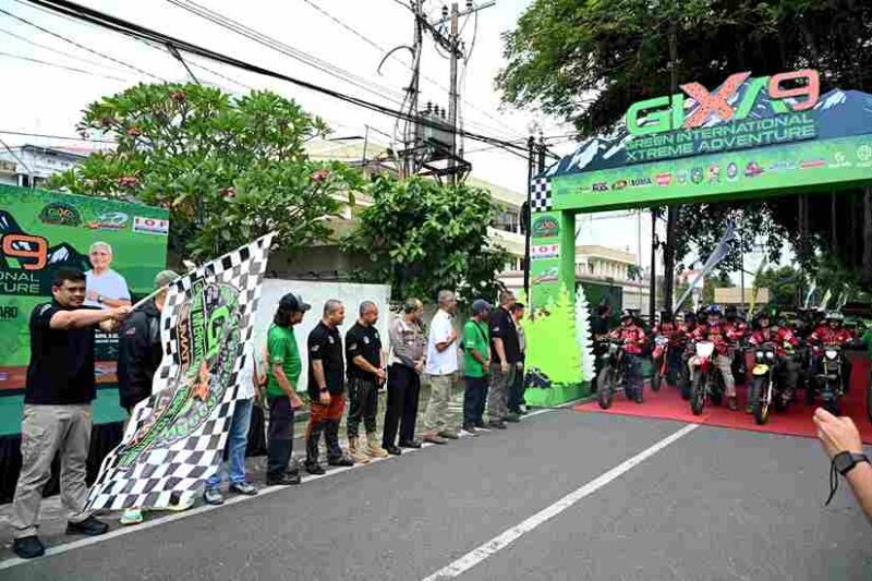 Gubernur Sumatera Utara (Sumut) Muhammad Bobby Afif Nasution secara resmi melepas peserta Green International Xtreme Adventure (GIXA) North Sumatera ke-9 di Halaman Belakang Kantor Gubernur Sumut, Medan, Sabtu (15/11/2025).