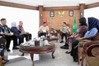 Gubernur Sumatera Utara (Sumut) Muhammad Bobby Afif Nasution bersama Ketua TP PKK Sumut Kahiyang Ayu, menghadiri acara penutupan dan penyerahan hadiah Hari Kesatuan Gerak (HKG) PKK Tingkat Provinsi Sumut Tahun 2025, di Ballroom Hotel Grand Mercure, Jalan Sutomo No. 1 Medan, Kamis (6/11/2025).