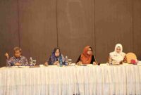 TP PKK Provinsi Sumatera Utara, Titiek Sugiharti, meninjau pelaksanaan Perlombaan Usaha Peningkatan Pendapatan Keluarga (UP2K) dan Lomba Cerdas Cermat PKK dalam rangka Jambore Kader PKK Sumut Tahun 2025, di Hotel Grand Mercure Medan, Selasa (4/11/2025).