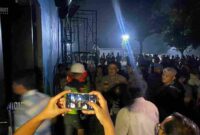 Upaya penertiban terhadap tempat hiburan malam tanpa izin lengkap kembali digelar aparat gabungan. Kali ini, sasaran operasi adalah Blue Night Lounge & Bar di Jalan Emplasmen Kwala Mencirim, Kecamatan Sei Bingai, Kabupaten Langkat, Sabtu malam (1/11/2025).