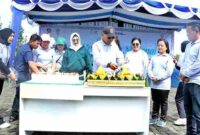 Bupati Simalungun Dr. H. Anton Achmad Saragih, didampingi Ketua TP PKK Ny. Hj. Darmawati Anton Achmad Saragih, serta jajaran Forkopimda, Sekda Mixnon Andreas Simamora, dan seluruh kepala Puskesmas se-Kabupaten Simalungun.