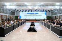 Gubernur Sumut Muhammad Bobby Afif Nasution menyambut kunjungan kerja Tim Badan Anggaran DPR RI di Aula Raja Inal Siregar, lantai 2 Kantor Gubernur Sumut, Jalan Diponegoro No 30, Medan, Rabu (12/11/2025).