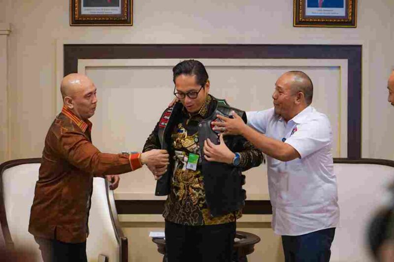 Wali Kota Medan Rico Tri Putra Bayu Waas menerima audiensi Pengurus Wilayah Motor Besar Indonesia (MBI) Medan di Balai Kota, Jumat (7/11/2025).