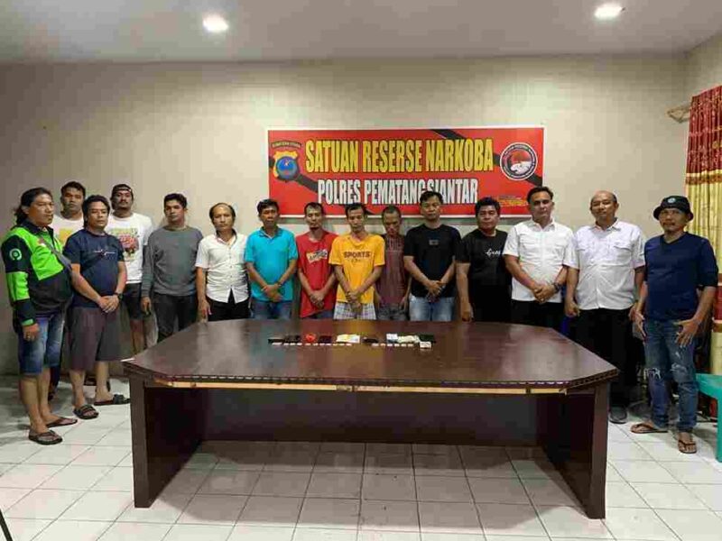 para pelaku saat diamankan di Polres Pematangsiantar.