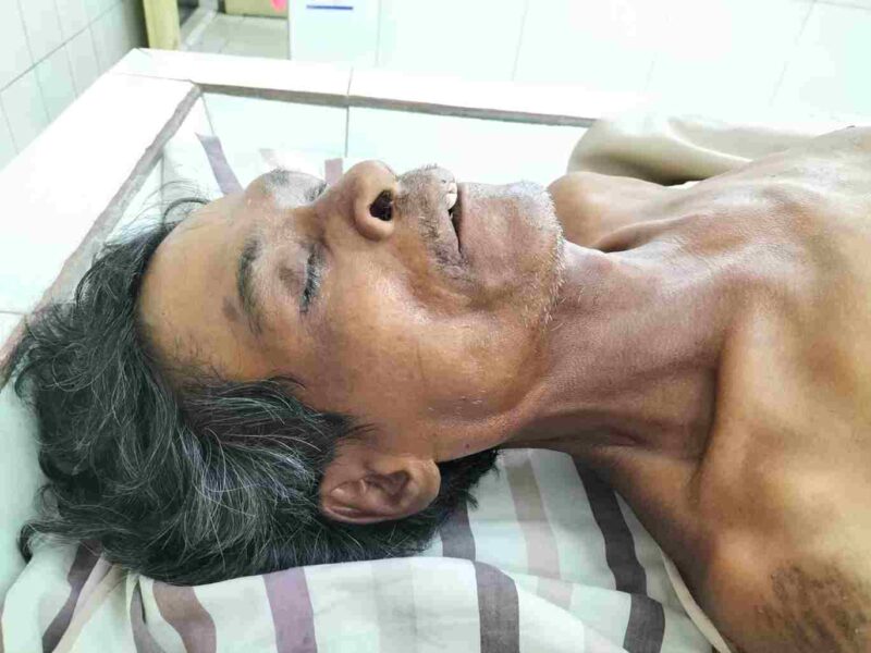 Korban laki-laki diduga ODGJ (orang dengan gangguan jiwa) meninggal dunia di RSUD Djasamen Saragih, Pematang Siantar, pada Rabu, 5 November 2025 sekitar pukul 08.00 WIB.