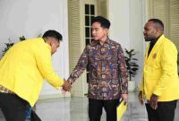 Wakil Presiden Gibran Rakabuming menerima perwakilan Badan Eksekutif Mahasiswa Universitas Cenderawasih di Istana Wakil Presiden, Jakarta, Jumat (28/11/2025).
