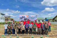 Peletakan batu pertama pembangunan Gedung Koperasi Kelurahan Merah Putih dan jembatan di Kelurahan Marihat Jaya, Kecamatan Siantar Marimbun, Jumat (14/11/2025).