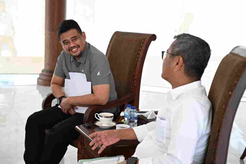 Gubernur Sumatera Utara (Sumut) Muhammad Bobby Afif Nasution menerima langsung Bupati Nias Ya’atulo Gulo di Kantor Gubernur Sumut, Jalan Diponegoro Nomor 30 Medan, Selasa (4/11/2025).