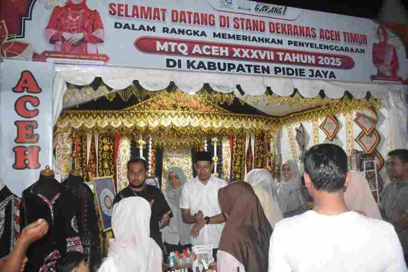 Stand Dewan Kerajinan Nasional Daerah (Dekranasda) Kabupaten Aceh Timur ikut memeriahkan arena pameran Musabaqah Tilawatil Qur’an (MTQ) XXXVI Tingkat Provinsi Aceh yang dipusatkan di Kabupaten Pidie Jaya.