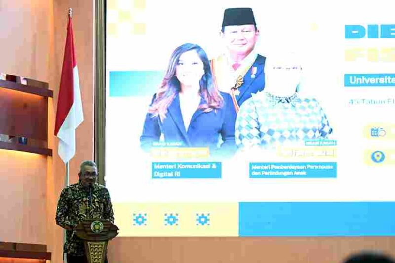 Penjabat (Pj) Sekretaris Daerah Provinsi Sumatera Utara (Sekdaprov Sumut) Sulaiman Harahap menghadiri Orasi Ilmiah Dies Natalis ke-45 Fakultas Ilmu Sosial dan Ilmu Politik (FISIP) Universitas Sumatera Utara (USU) di Aula Gelanggang Mahasiswa USU, Sabtu (8/11/2025).