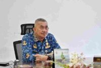 Penjabat (Pj) Sekretaris Daerah Provinsi (Sekdaprov) Sumatera Utara (Sumut) Sulaiman Harahap mengikuti zoom meeting Rapat Koordinasi (Rakor) Percepatan Realisasi APBD Tahun Anggaran 2025 bersama Kementerian Dalam Negeri (Kemendagri) di Ruang Kerja Sekda Provsu Kantor Gubernur Sumut Jalan Diponegoro Nomor 30 Medan, Senin (17/11/2025).