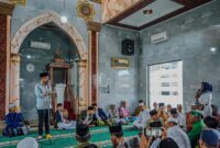Wali Kota Medan Rico Tri Putra Bayu Waas melaksanakan Safari Jumat di Masjid Al Istiqomah, Jalan Marelan II Gang Musholla, Lingkungan 27, Kelurahan Rengas Pulau, Kecamatan Medan Marelan, Jumat (31/10).