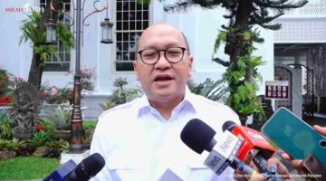 Presiden Prabowo Subianto memanggil Menteri Investasi dan Hilirisasi/Kepala BKPM Rosan Roeslani ke Istana Merdeka, Jakarta, Kamis (6/11/2025)