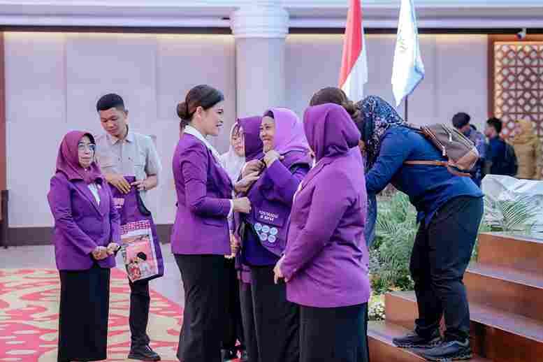 Rapat Koordinasi Daerah Tim Pembina Posyandu Sumut di Aula Raja Inal Siregar, Kantor Gubernur Sumut, Senin (24/11/2025).