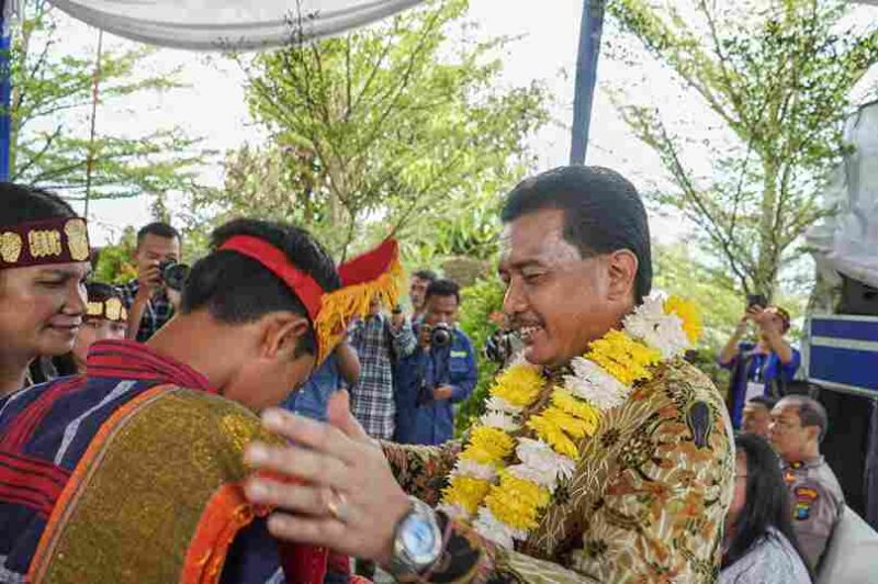 Staf Ahli Wali Kota, Adlan, dalam Safari Natal 2025 di Gereja HKBP Taman Deli Martubung, Minggu (16/11/2025).